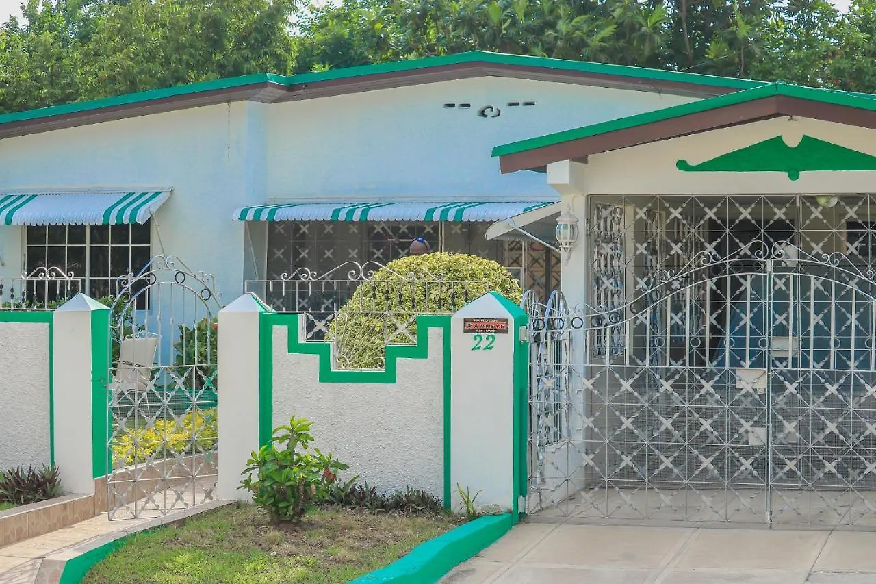 Apartment Willowdene Vacation Home Spanish Town