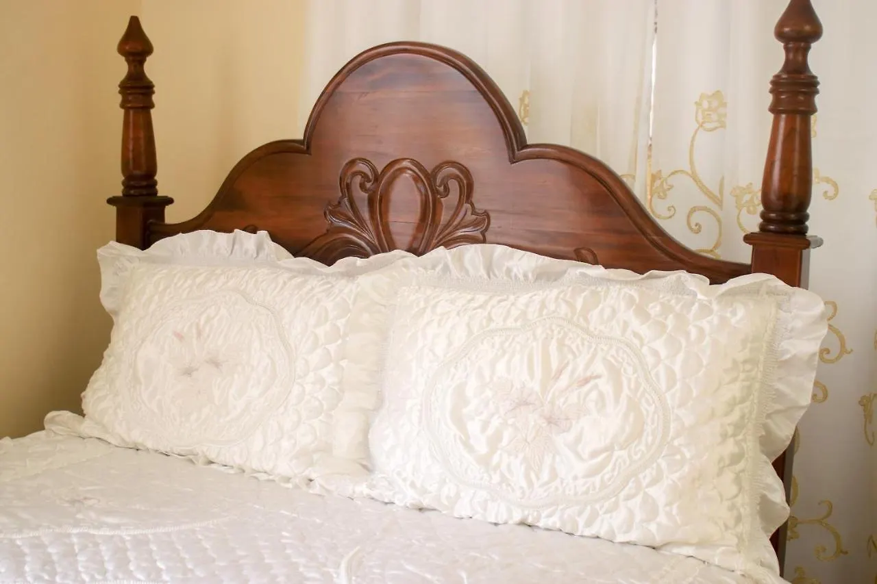 Willowdene Vacation Home Spanish Town Apartment