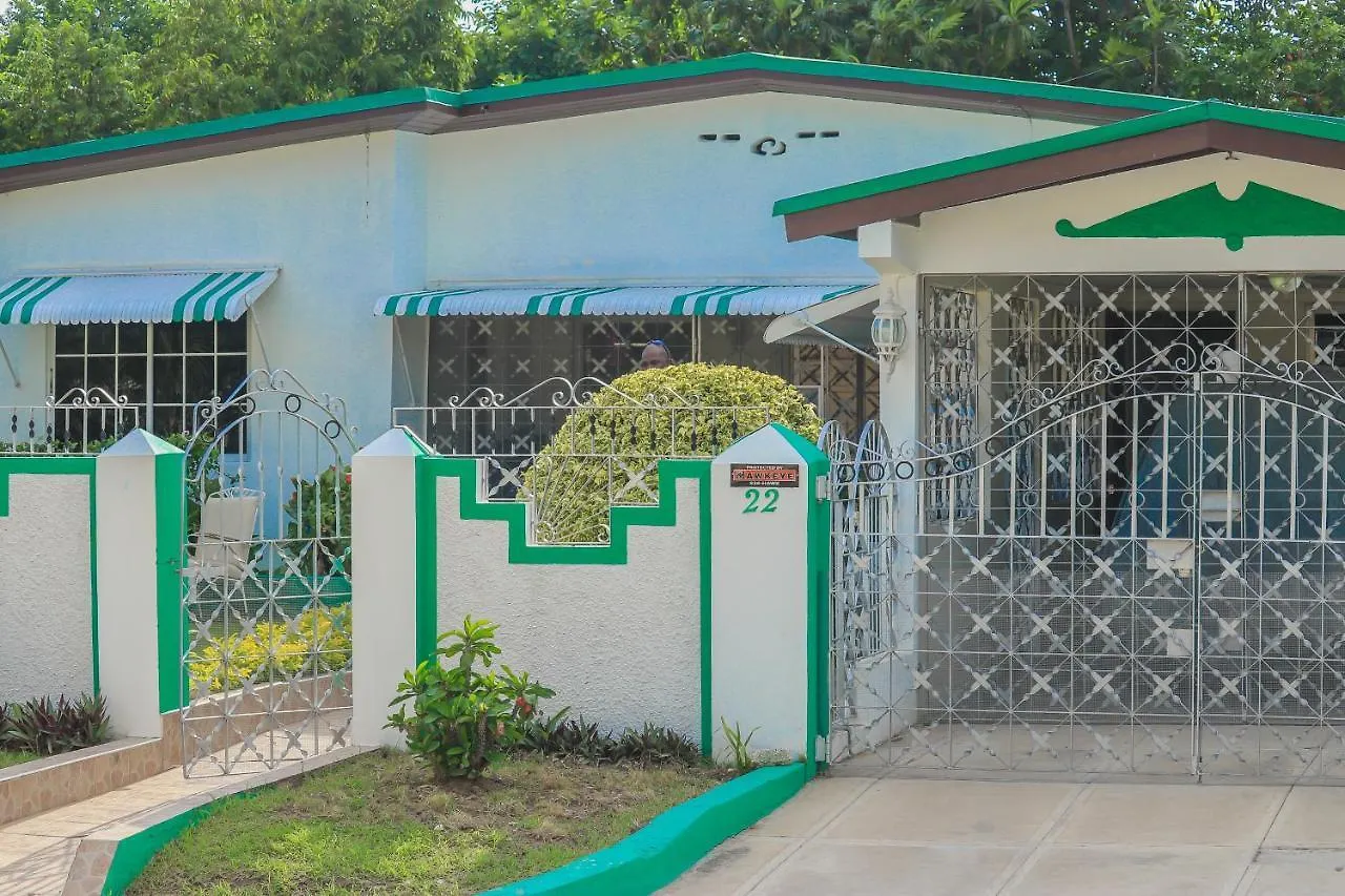 Apartment Willowdene Vacation Home Spanish Town