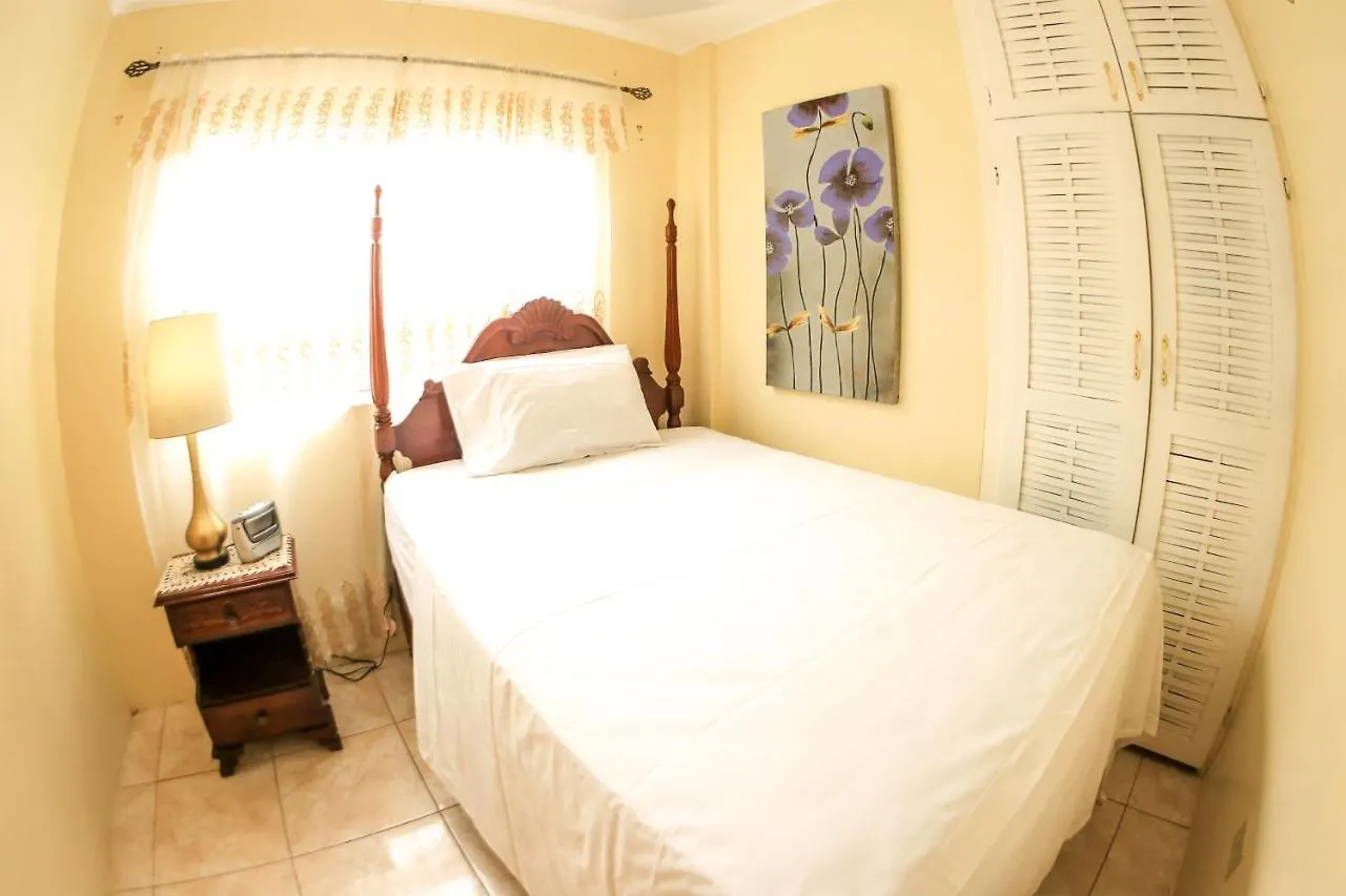 Apartment Willowdene Vacation Home Spanish Town